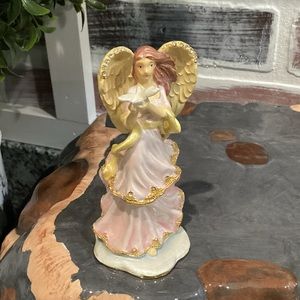 Handcrafted Peace Angel Ring Box - Cast Pewter - Gold Plated - Like New